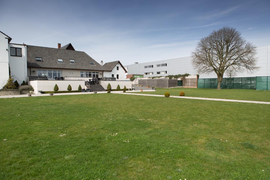 Hotel Malpertuus Riemst Exteriör bild
