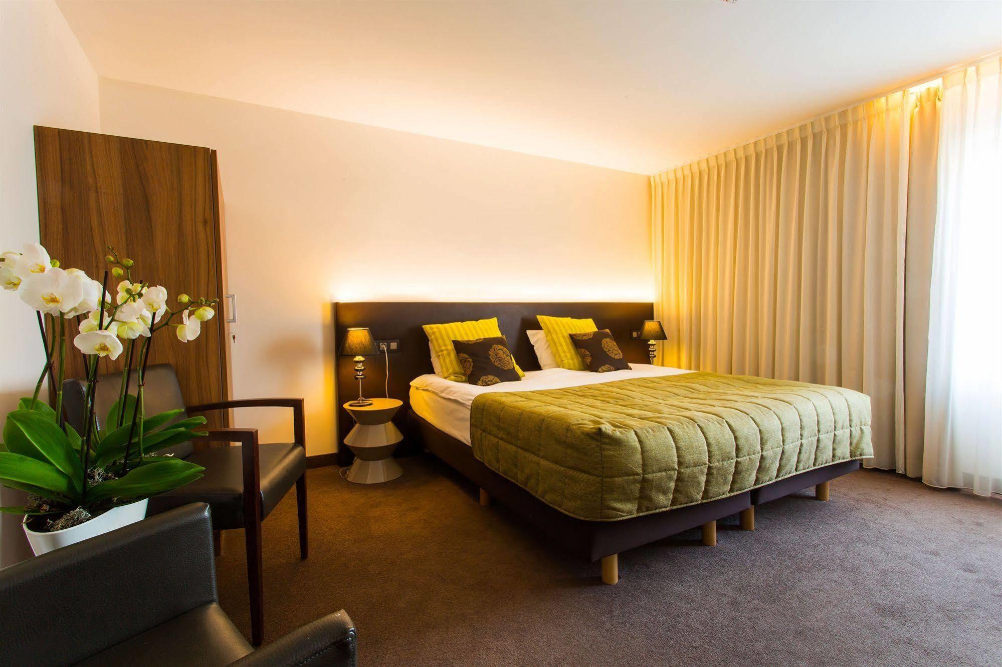 Hotel Malpertuus Riemst Exteriör bild